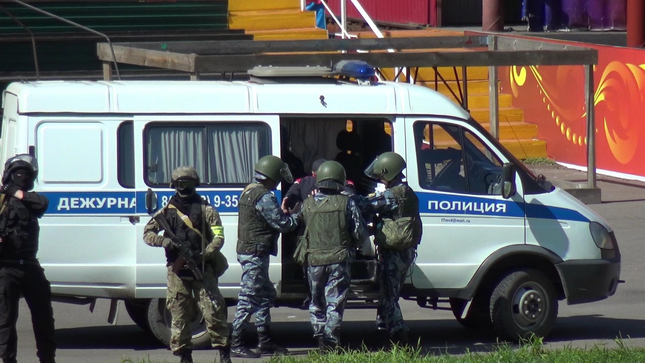 В городе Кызыле проведено антитеррористическое учение по отработке действий сил и средств оперативного штаба в Республике Тыва при возникновении угроз террористической направленности