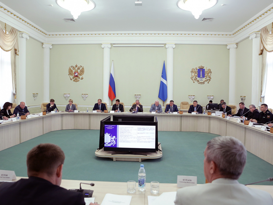Проведение заседания антитеррористической комиссии в Ульяновской области 28 мая 2018 года (на фотографии: члены АТК и приглашённые лица) 