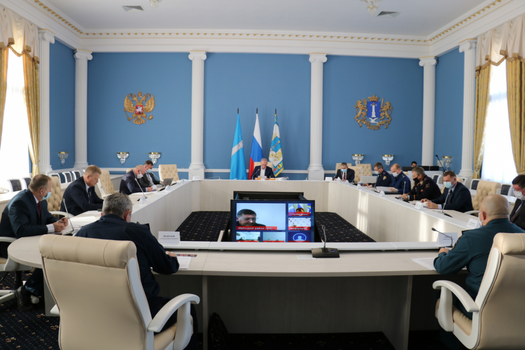 Проведение заседания антитеррористической комиссии в Ульяновской области (на фотографии: члены АТК)