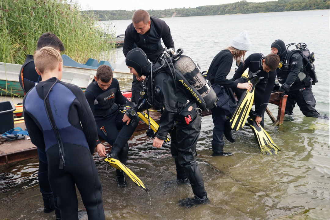 На Синявинском озере в Янтарном прошла акция солидарности «Вместе против террора»