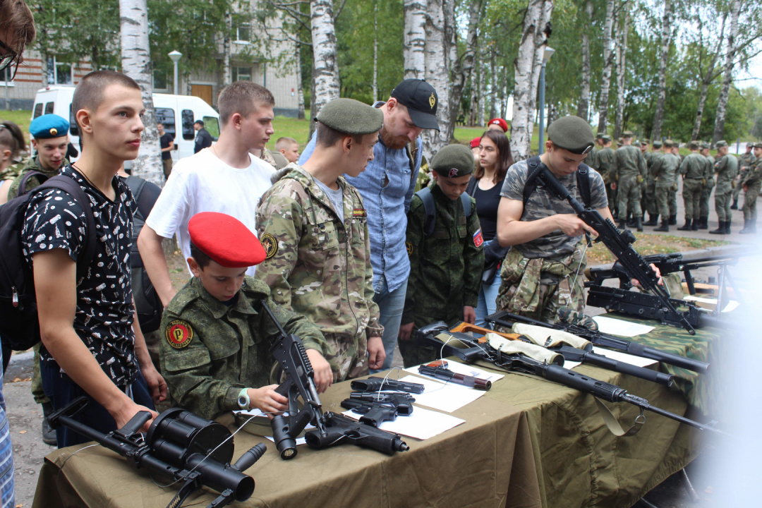 В Агалатово Ленинградской области  прошли военно-спортивные игры «Вместе сильнее»