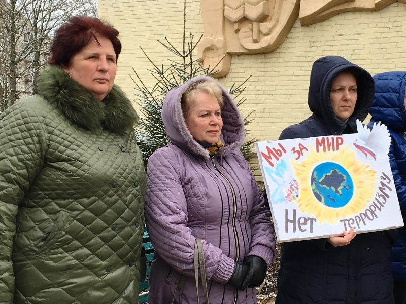 В Ломоносовском районе Ленинградской области прошла акция памяти жертв теракта в петербургском метро