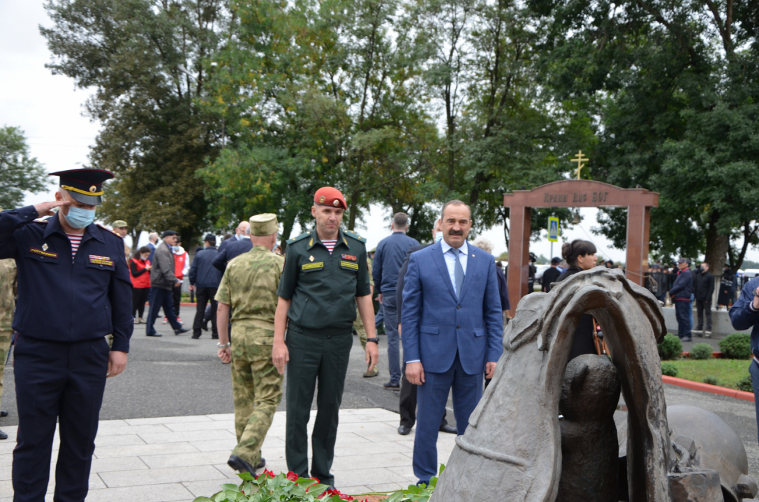 В Северной Осетии проведены траурные мероприятия в память о погибших в результате террористического акта