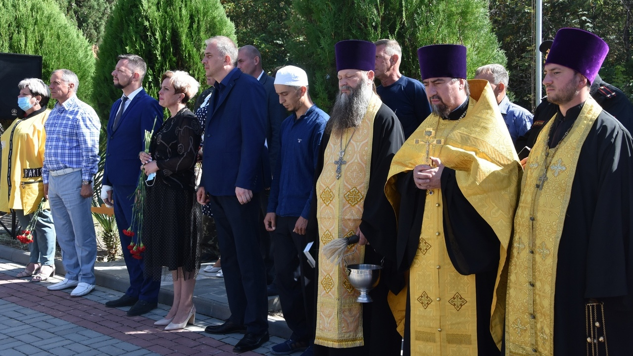 В Крыму состоялся митинг, посвященный Дню солидарности в борьбе с терроризмом