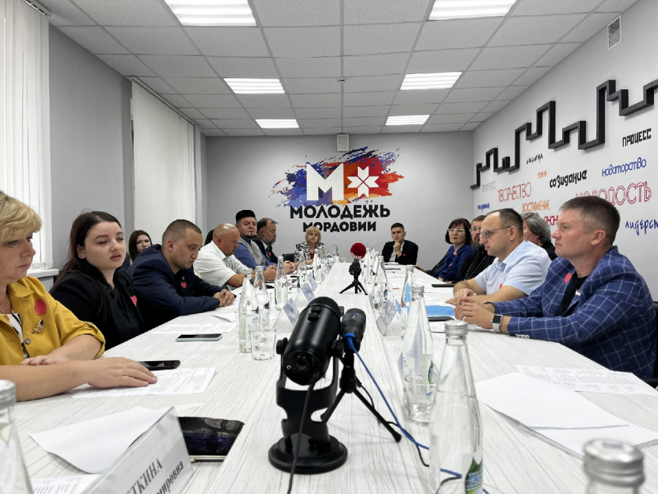 В Саранске прошел межрегиональный круглый стол "Противодействие терроризму - общая задача"