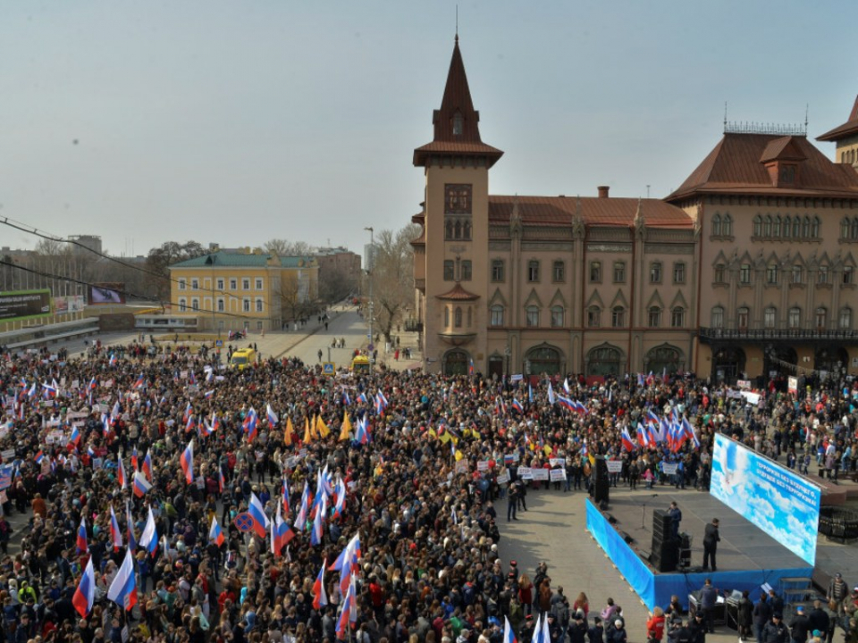 Митинг, посвященный памяти жертв теракта в метрополитене Петербурга. Саратов, площадь Чернышевского