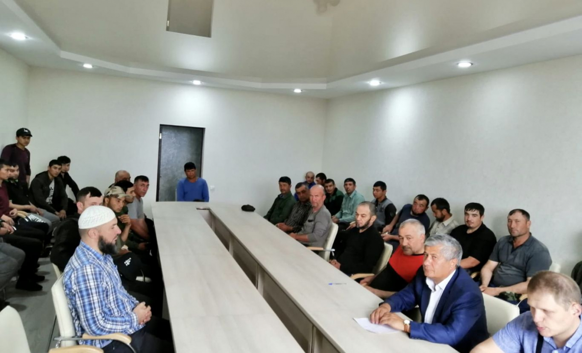 Во Владикавказе прошла профилактическая встреча с трудовыми мигрантами из Узбекистана