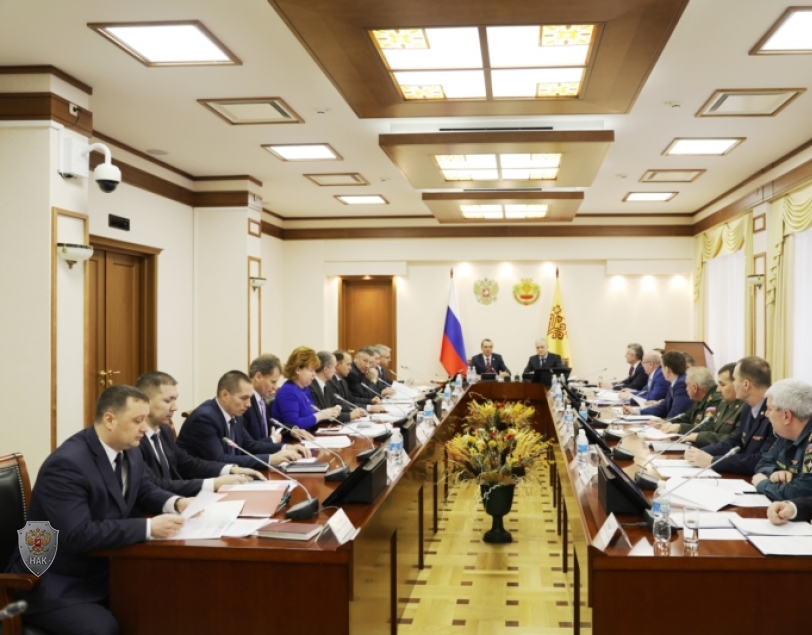 В Доме Правительства обсудили вопросы безопасности и антитеррористической защищенности в новогодние праздники