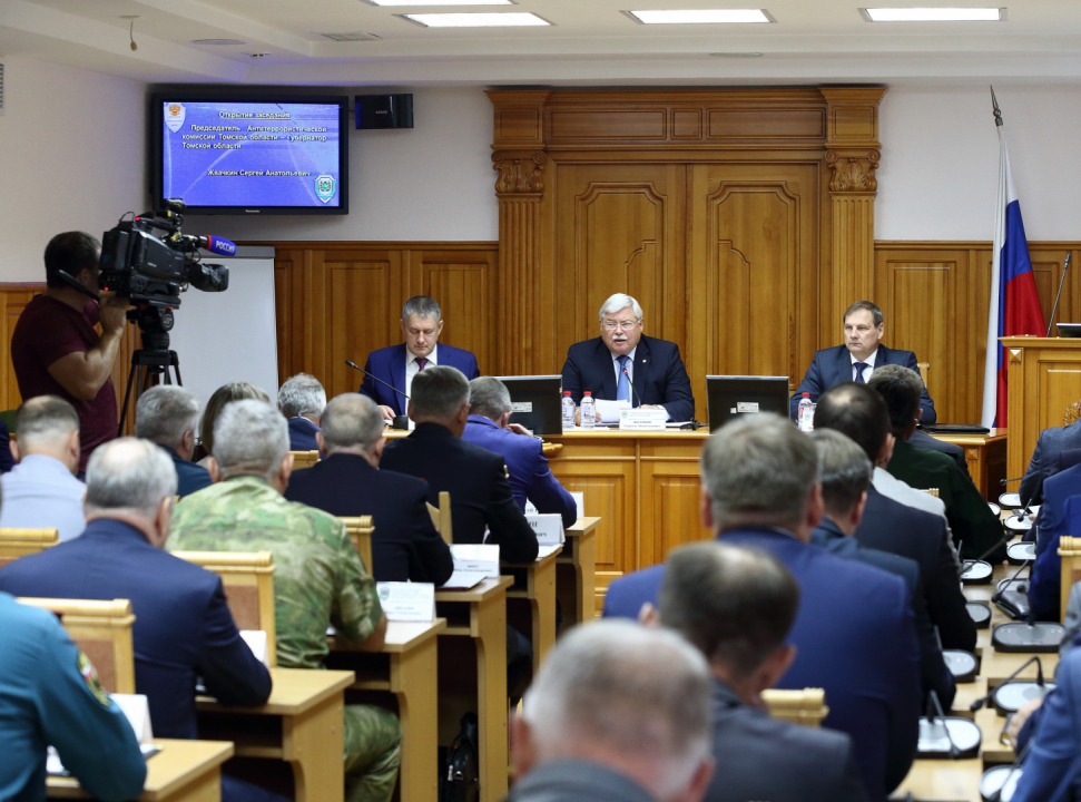 Губернатор Томской области провел совместное заседание АТК, оперативного штаба и совета безопасности региона