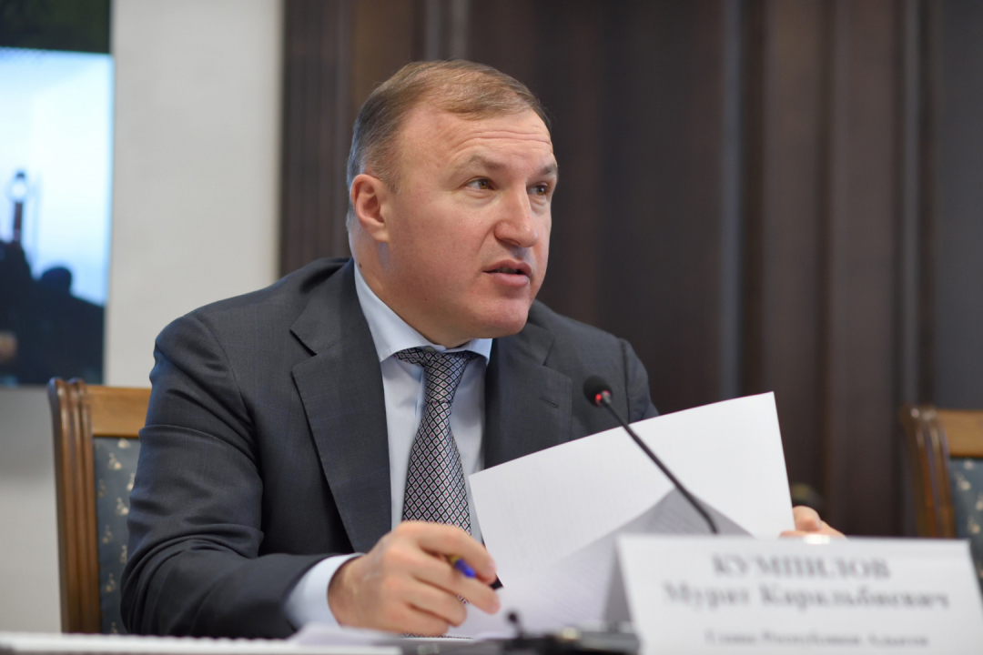 Глава Республики Адыгея Кумпилов Мурат Каральбиевич открывает заседание антитеррористической комиссии в Республике Адыгея