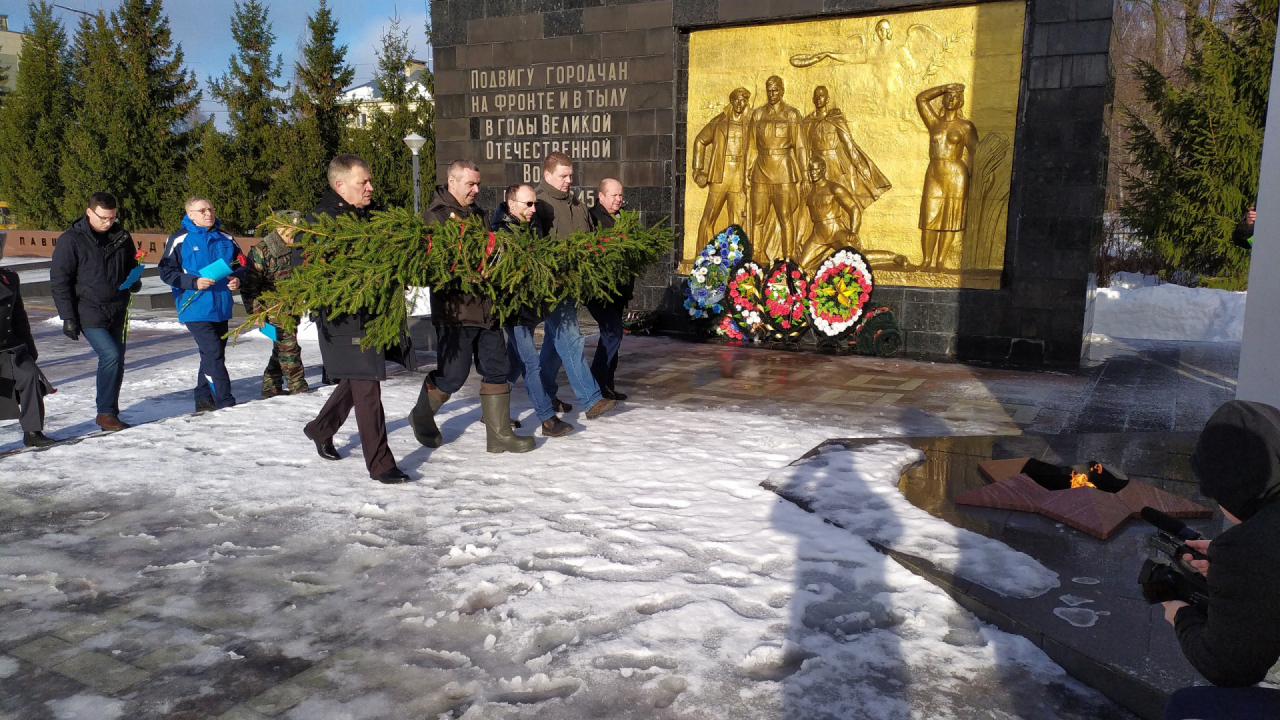 Нижегородские школьники, спортсмены и ветераны боевых действий приняли участие в 38-м забеге "Лыжня мужества"