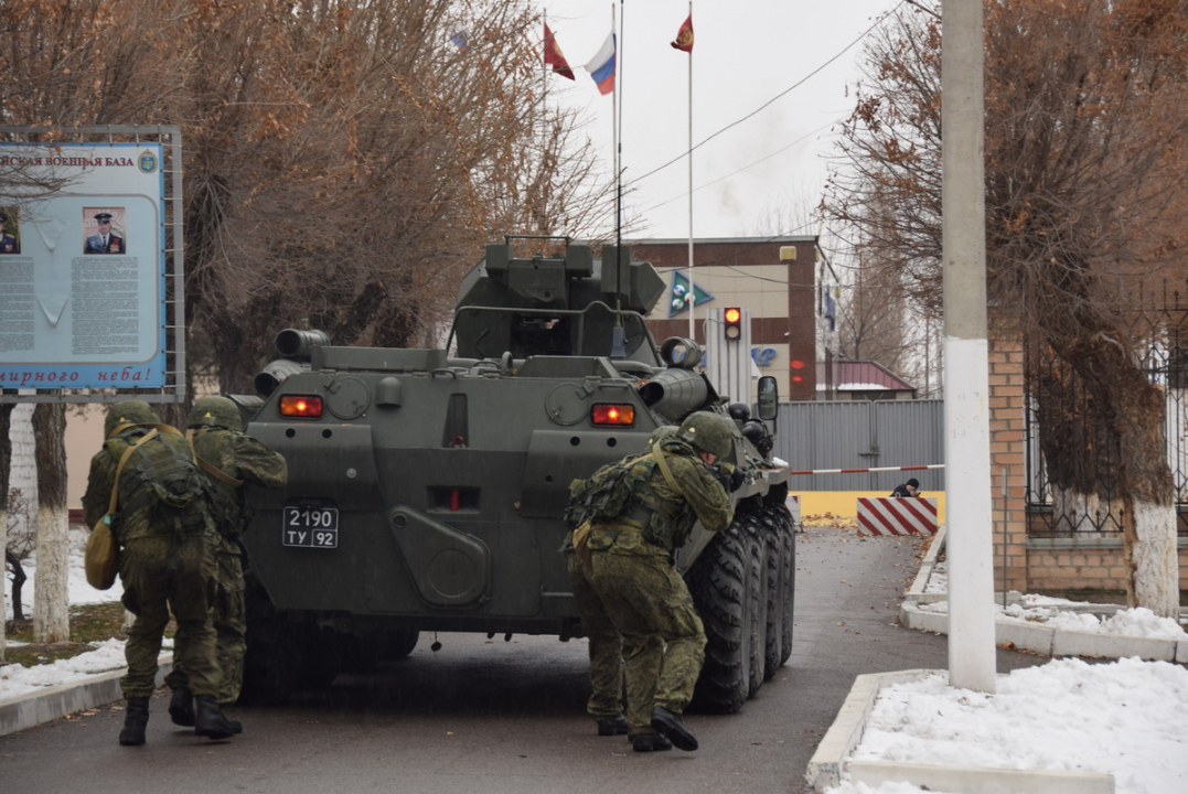 Подразделение антитеррора отразило условное нападение на российскую военную базу в Киргизии