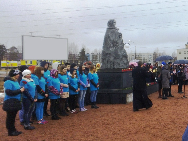 В Подпорожском районе Ленинградской области прошла акция памяти жертв теракта в петербургском метро