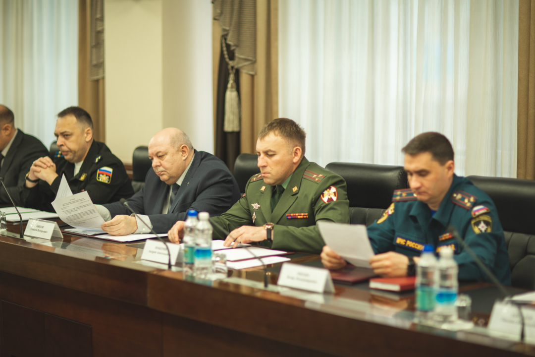 Меры безопасности во время майских праздников обсудили в Правительстве Камчатского края