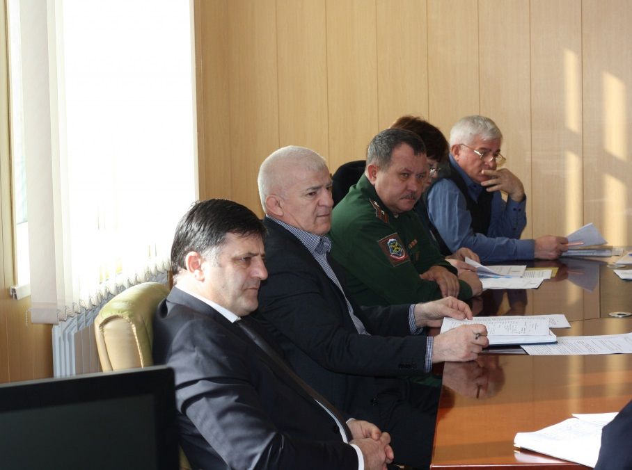 Заседание антитеррористической комиссии провели в Тарумовском районе