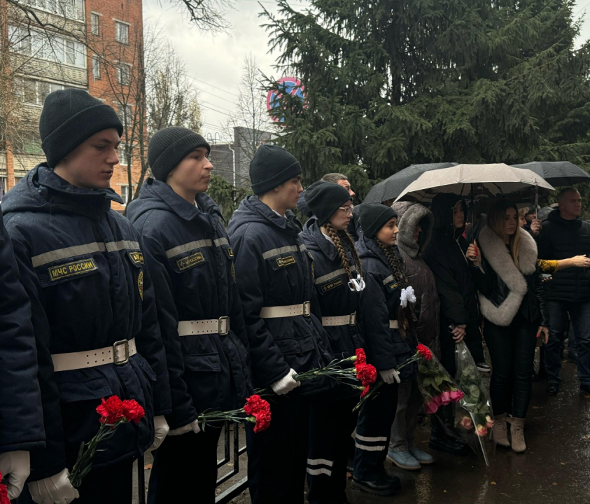 Открытие мемориальной доски в память о кавалере ордена Мужества В.Ю. Солдаткине