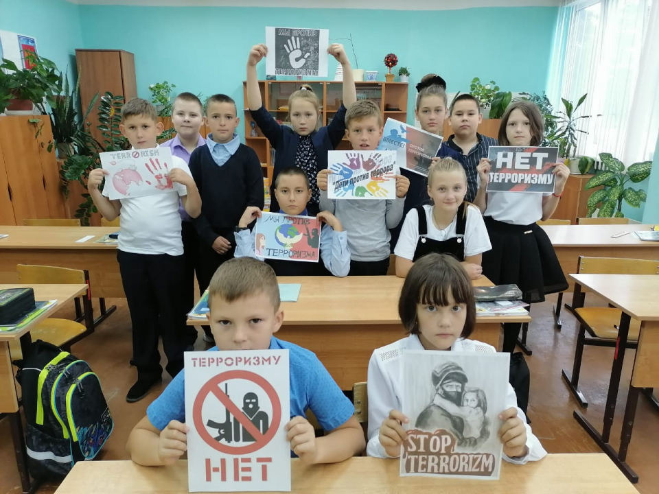 В школах Томской области помнят о Беслане