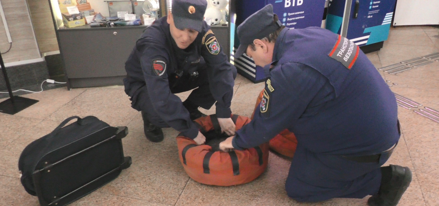 Установка локализатора взрыва «Фонтан» на обнаруженную бесхозную сумку с СВУ