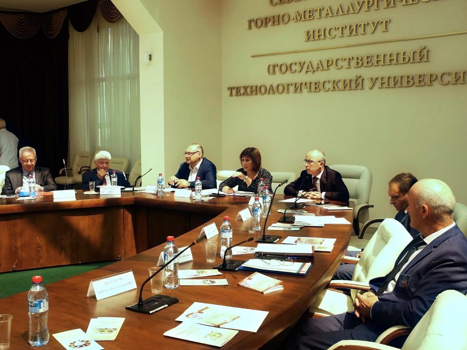 Во Владикавказе проведена межрегиональная конференция по вопросам профилактики распространения идеологии терроризма