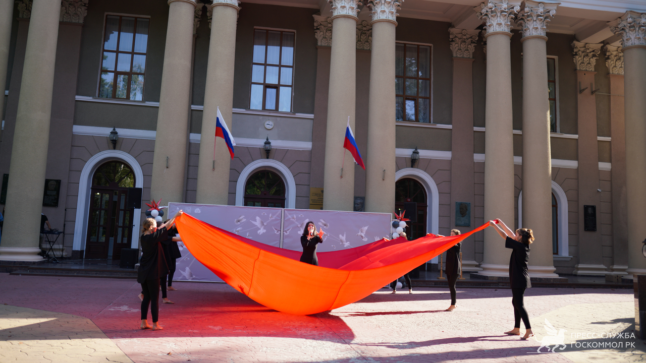 В Симферополе проведены мемориальные акции "Дети Беслана" и "Голубь мира"