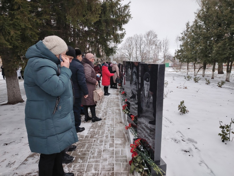 Открытие аллеи памяти Героев в селе Мантурово