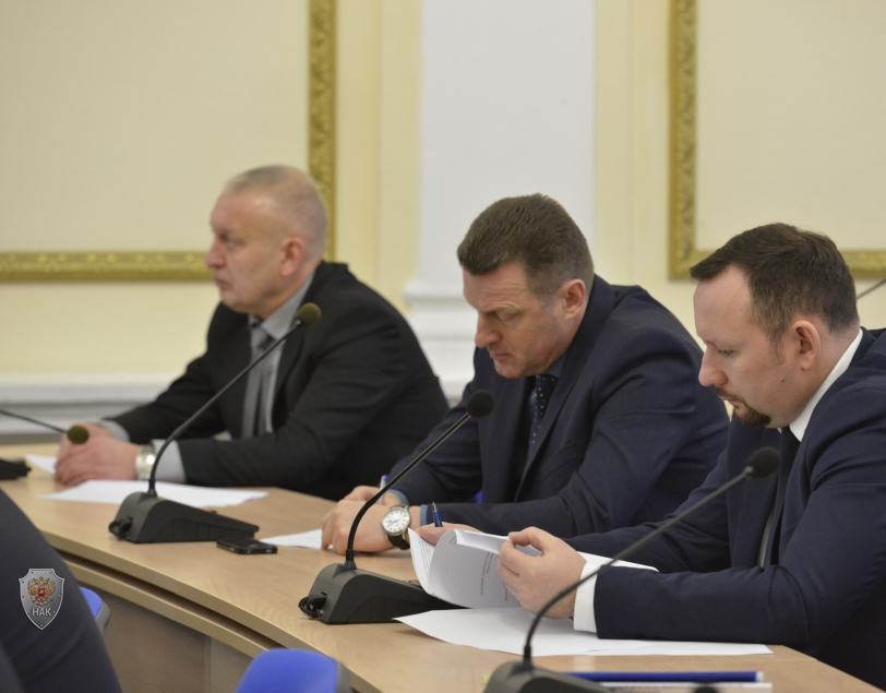 В Овальном зале Правительства Брянской прошло совместное заседание антитеррористической комиссии и оперативного штаба в Брянской области