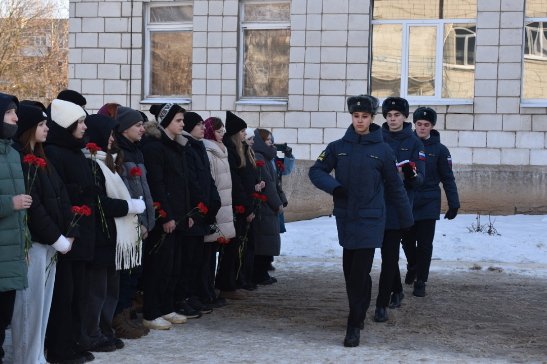 В костромской школе открыта памятная доска