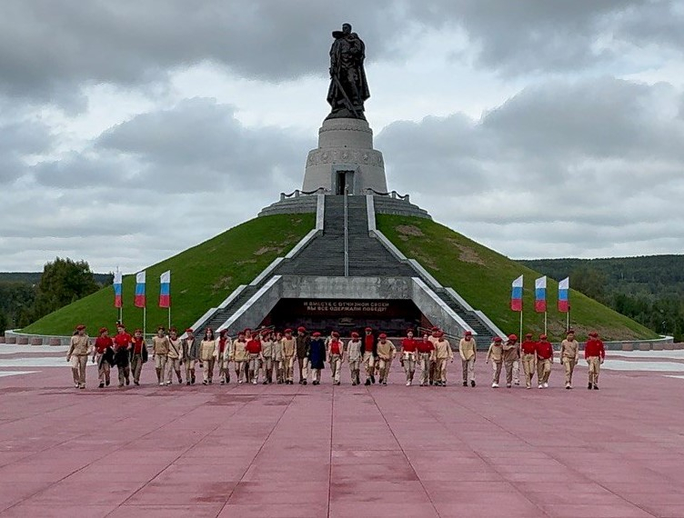 В областном центре Кузбасса проведена экскурсия прокопьевским юнармейцам 