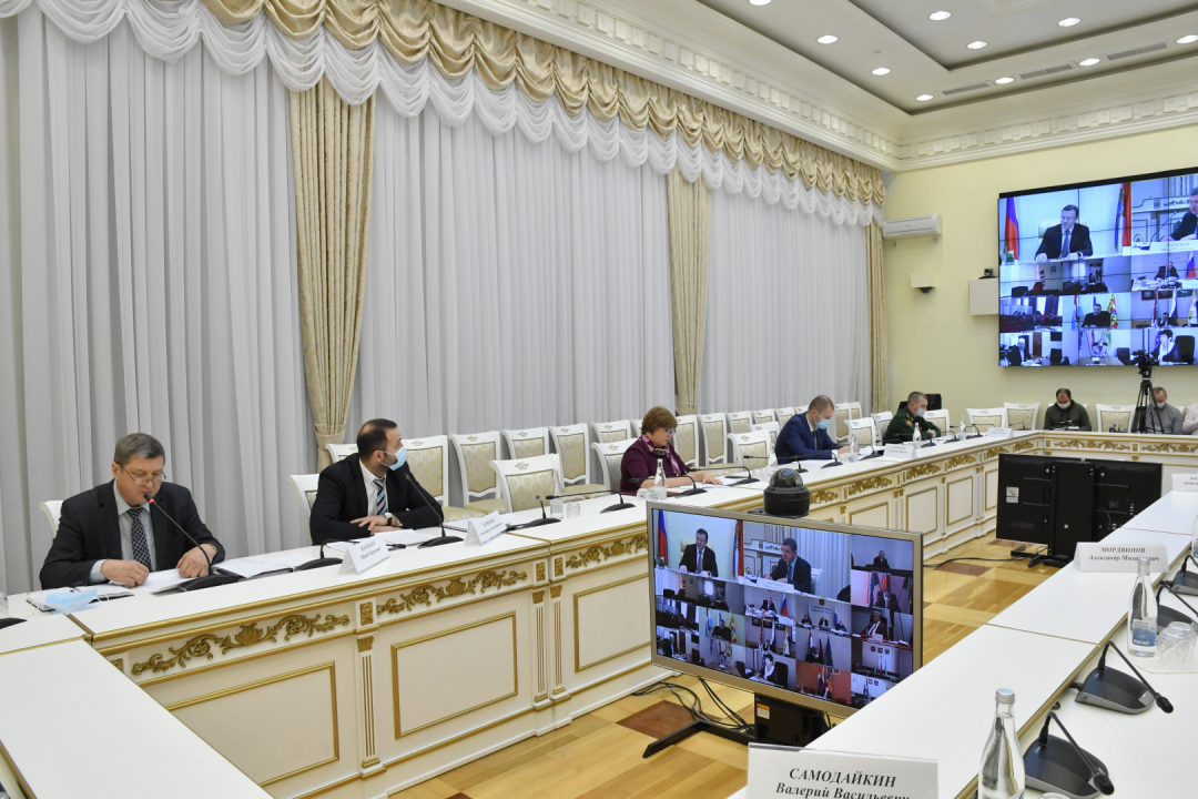 Участники совместного заседания антитеррористической комиссии и оперативного штаба в Самарской области 20 ноября 2020 года