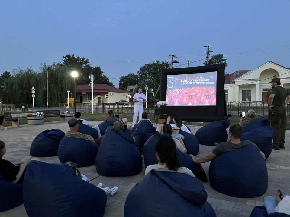 Премьера антитеррористического фильма прошла в селе Новоселицком