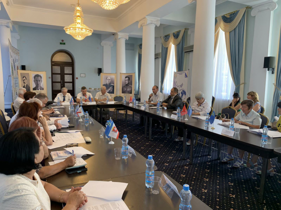 В Севастополе прошел форум крымских татар "В единстве сила"