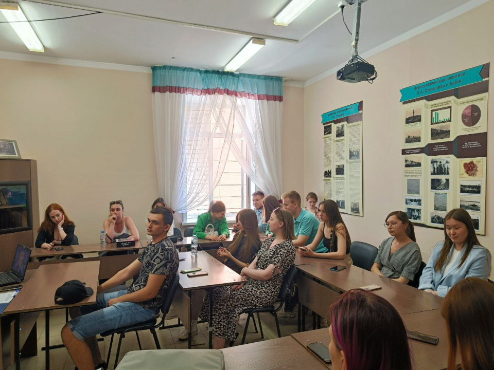 Со студентами Алтайского государственного университета обсудили актуальные террористические угрозы  
