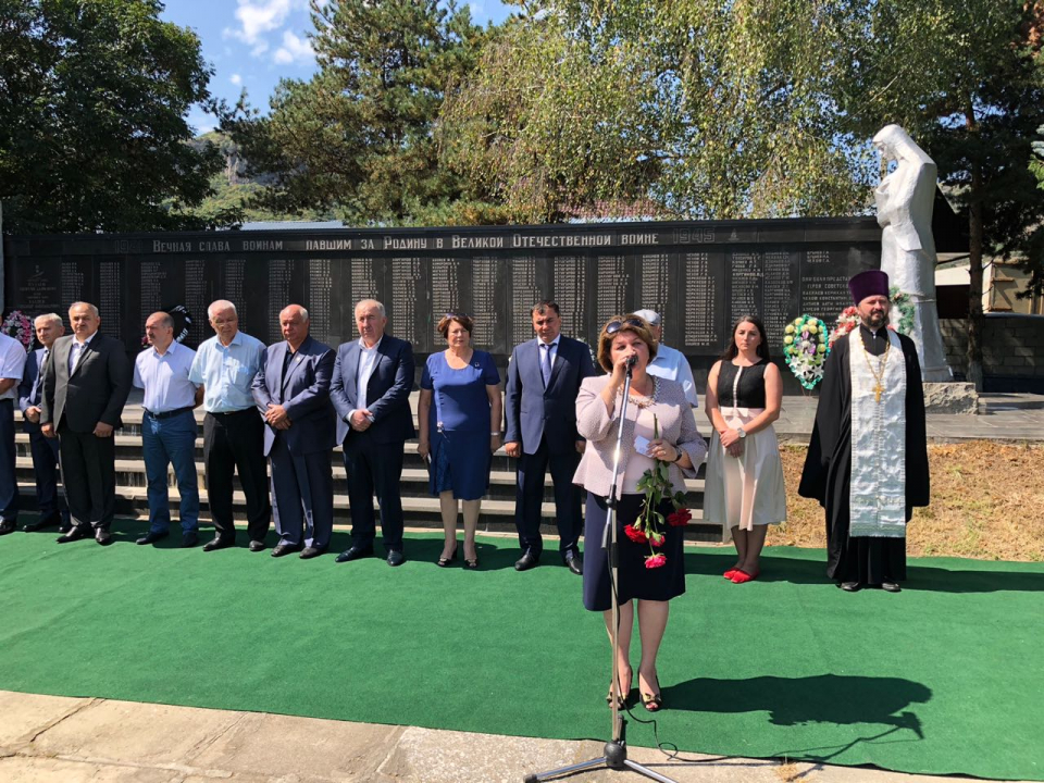 Глава Карачаево-Черкесской Республики выразил соболезнования народу Северной Осетии-Алании в связи с 14-ой годовщиной теракта в Беслане