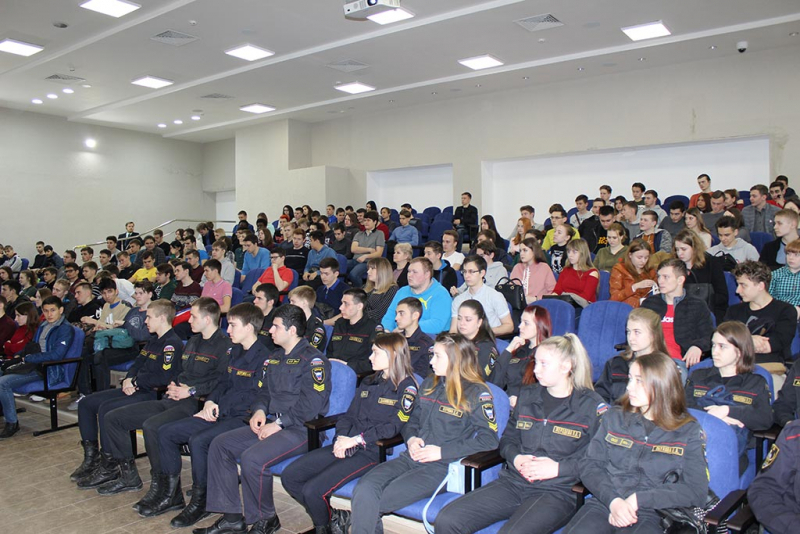 В Саратове прошла встреча со студентами политехнического института, посвященная профилактике молодежного экстремизма и терроризма