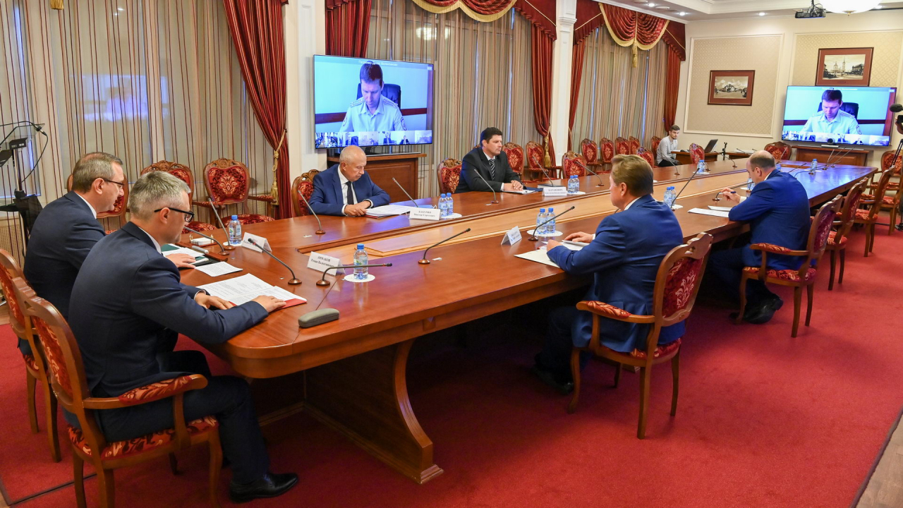 Участники совместного заседания антитеррористической комиссии и оперативного штаба в Калужской области