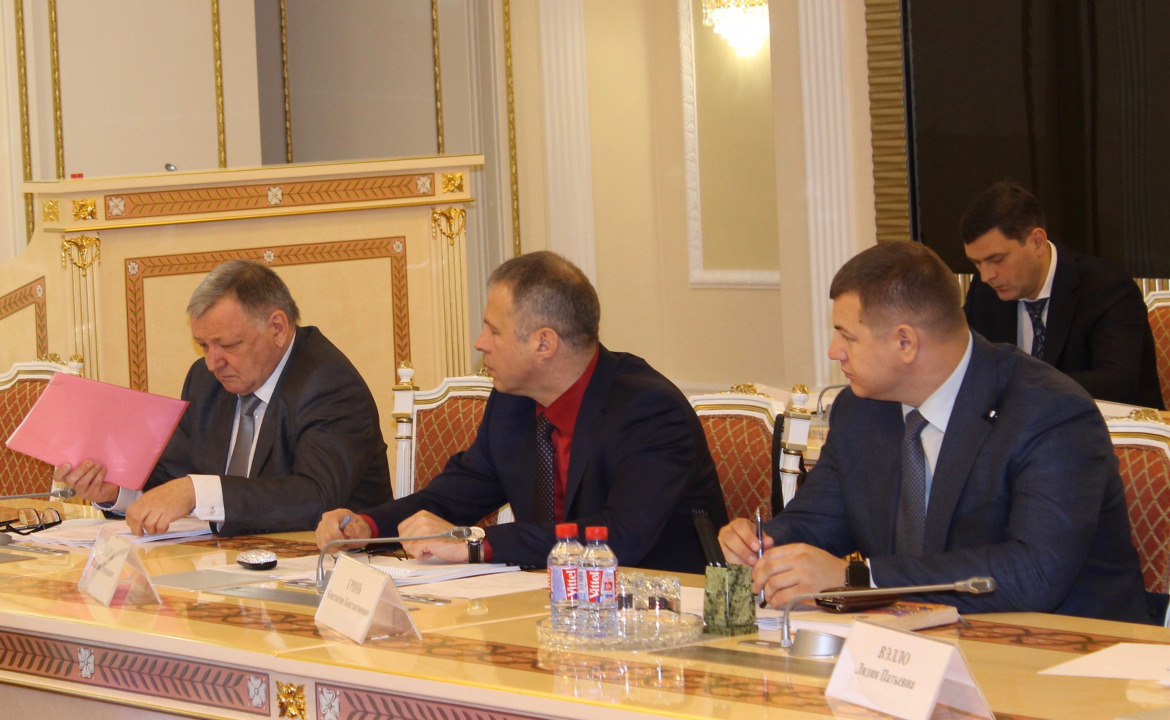 Андрей Гиберт –председатель избирательной комиссии Ямало-Ненецкого автономного округа докладывает о мерах по обеспечению антитеррористической безопасности