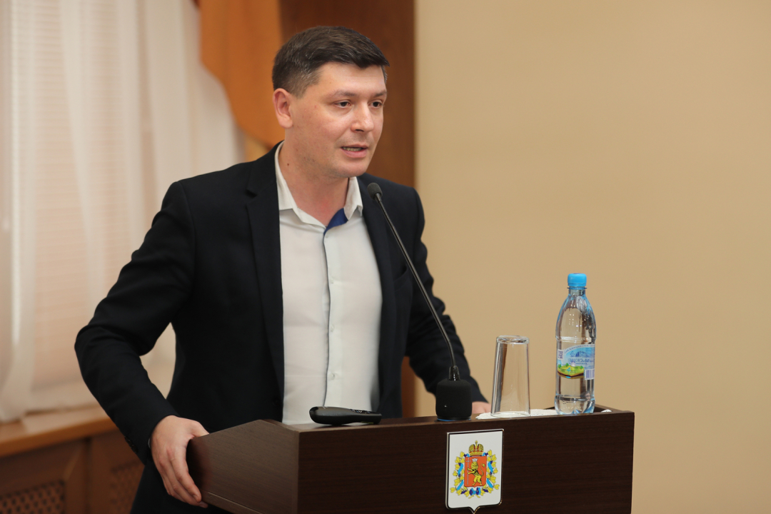 Выступление председателя комитета по молодежной политике Виноградова Алексея Георгиевича 