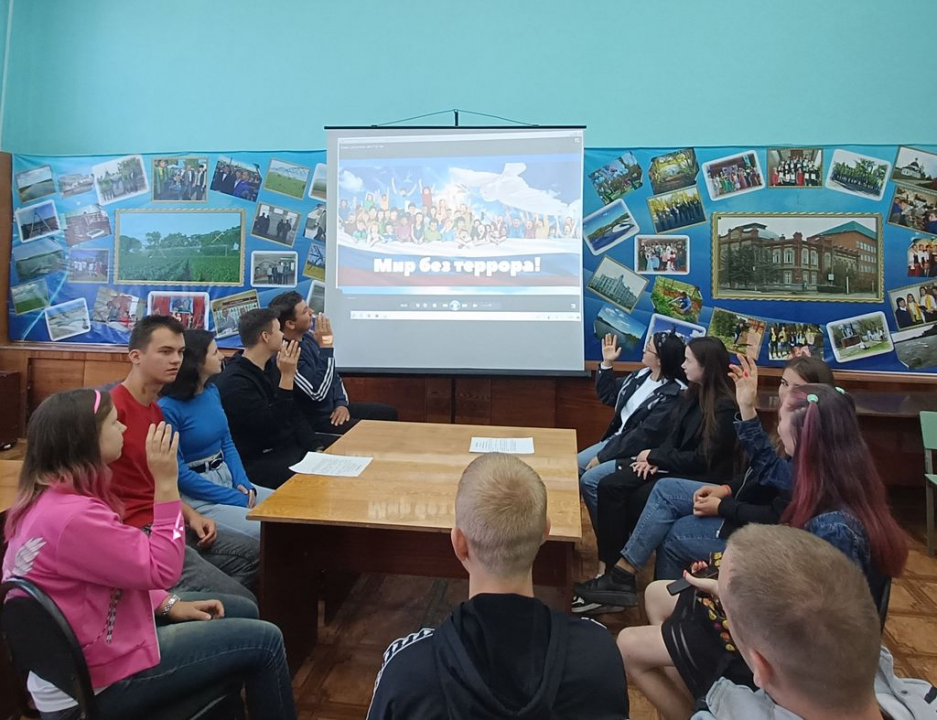 В Саратовской области в вузах проведены мероприятия в преддверии Дня солидарности в борьбе с терроризмом