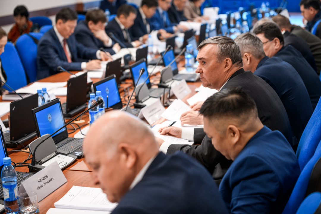 Айсен Николаев провел заседание Антитеррористической комиссии