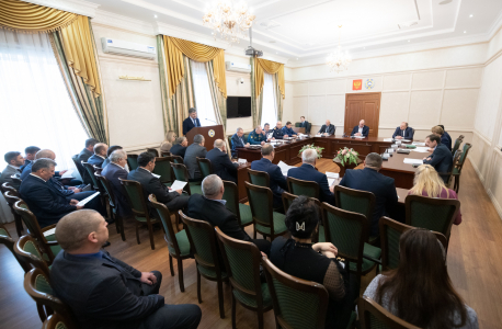 Рашид Темрезов провел заседание Антитеррористической комиссии в Карачаево-Черкесской Республике