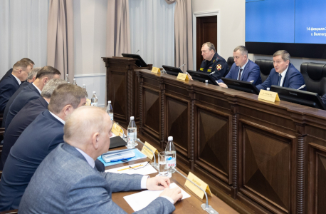 Губернатор Волгоградской области провел заседание антитеррористической комиссии