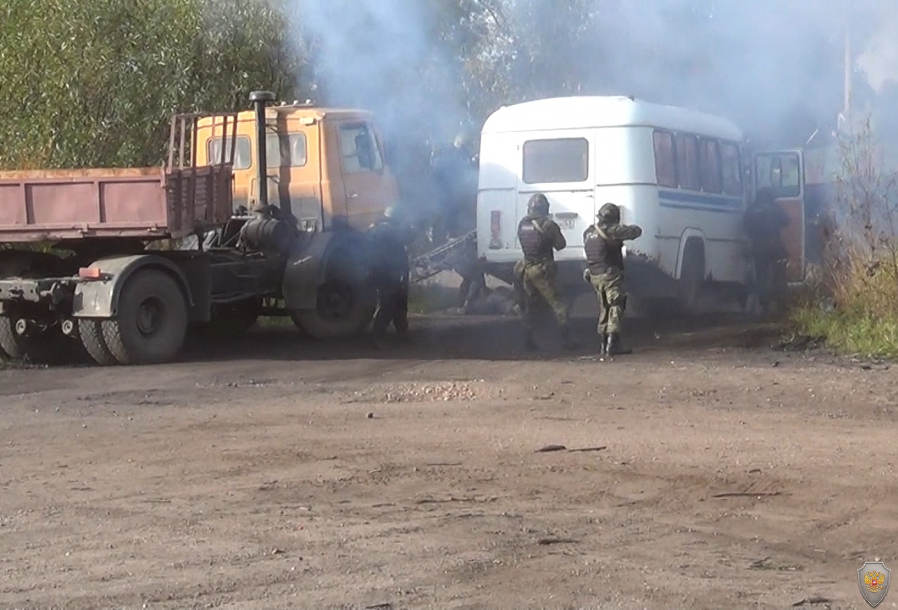 Проведение боевого мероприятия по освобождению заложников и обезвреживанию террористов