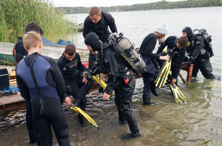 На Синявинском озере в Янтарном прошла акция солидарности «Вместе против террора»