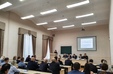 Аудитория «круглого стола» с участием руководителей муниципальных образований Ивановской области и секретари муниципальных АТК

