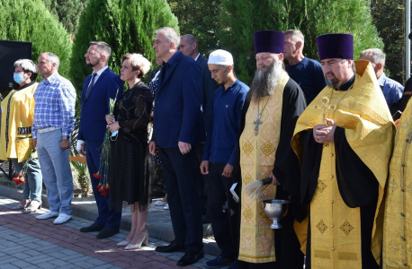 В Крыму состоялся митинг, посвященный Дню солидарности в борьбе с терроризмом