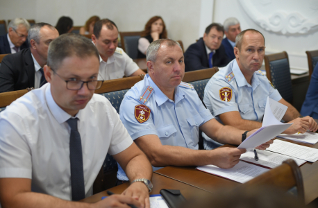 В Адыгее обсудили вопросы обеспечения безопасности «Дня знаний» и подготовки к единому дню голосования