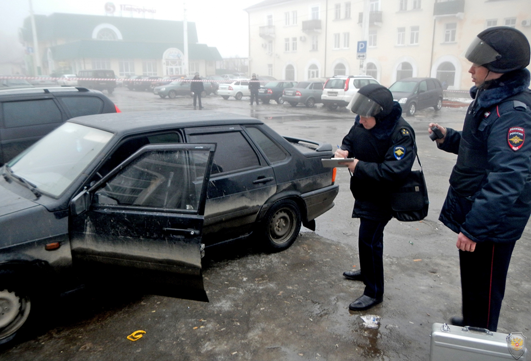 Обследование подозрительного автомобиля на наличие самодельного взрывного устройства