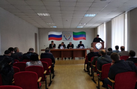 Итоги деятельности антитеррористической комиссии обсудили в Кумторкалинском районе