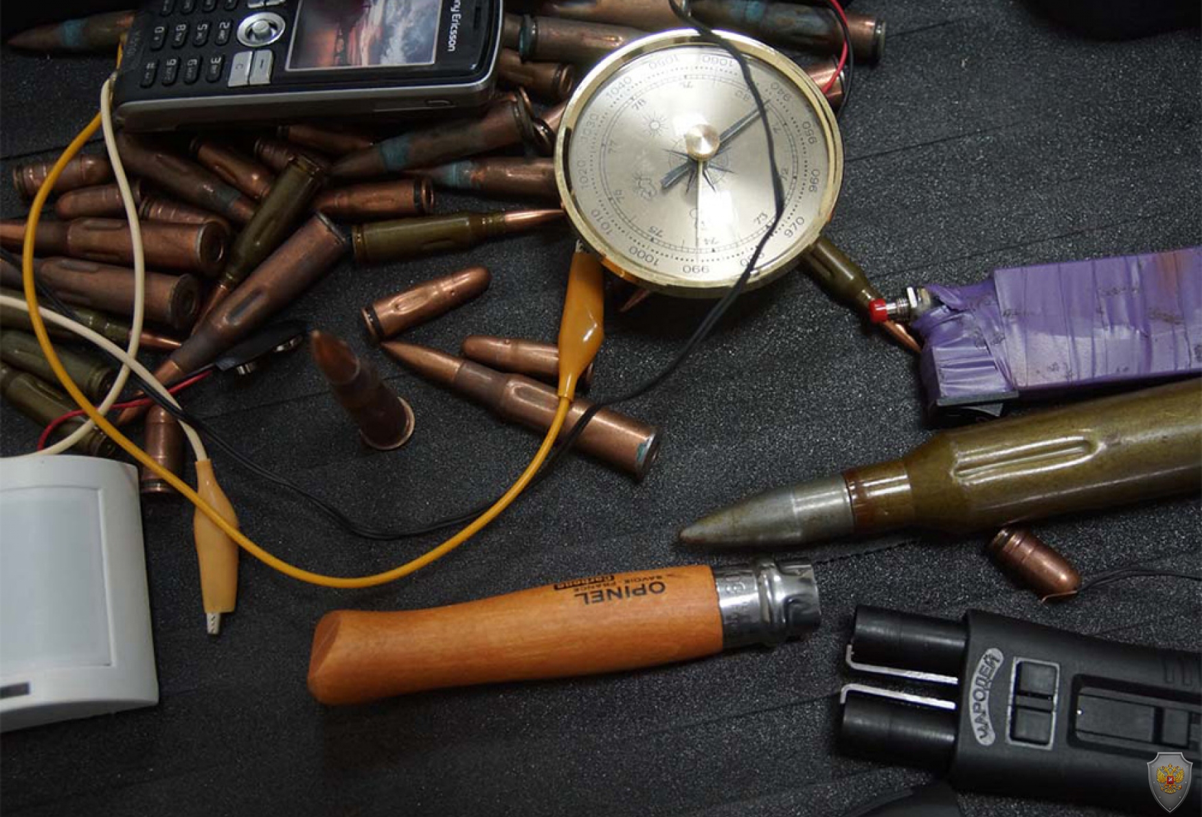 Выставка муляжей взрывных устройств, макетов огнестрельного и холодного оружия