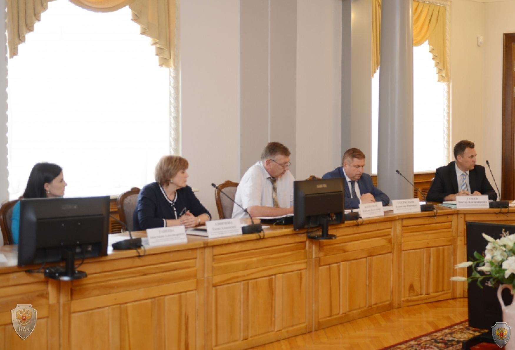 Губернатор Алексей Островский провел очередное заседание Антитеррористической комиссии в Смоленской области